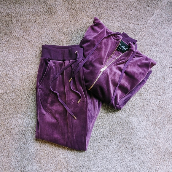 2 Piece Velour Tracksuit Set - Picture 6 of 6